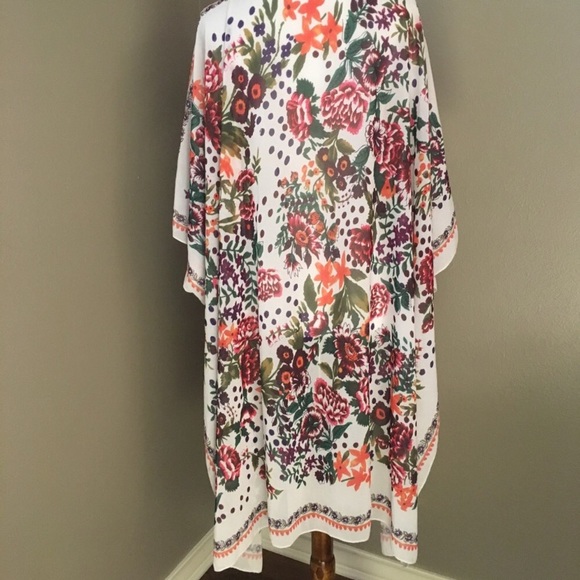 White Floral Kimono - Picture 5 of 8